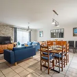 Casa de Férias Maison Familiale Climatisée à - 6 Pers, Proche Centre&pistes Cyclables - Fr-1-319-546 *